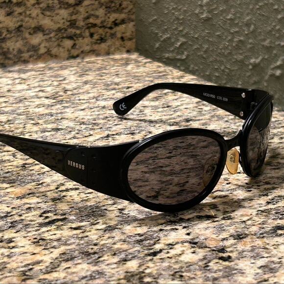 Vintage Versus by Versace Bug eye Goggle Sunglasses MOD.R50 - Picture 4 of 5